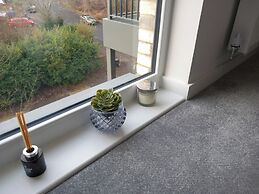 Tranquil Loughton Apartment Retreat