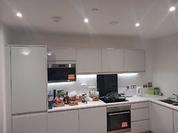 Tranquil Loughton Apartment Retreat