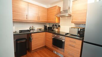 Central M K 1-bedroom Apartment, Sleeps 4, Parking