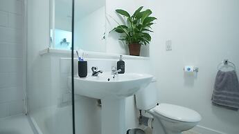 Central M K 1-bedroom Apartment, Sleeps 4, Parking