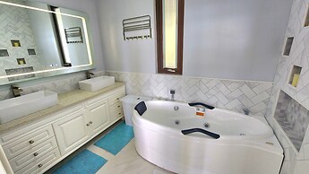 Yellow Sands Luxury Villas Unit 1