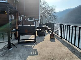 Mirinae Lakeside Marine Villa