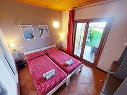 Red Villa With Shared Pool and Private Garden is the new Black on Lake