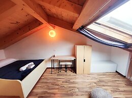 Red Villa With Shared Pool and Private Garden is the new Black on Lake