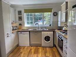 3BR Cosy Coastal Cottage With Wifi, Parking