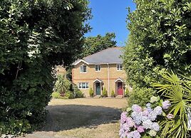 3BR Cosy Coastal Cottage With Wifi, Parking