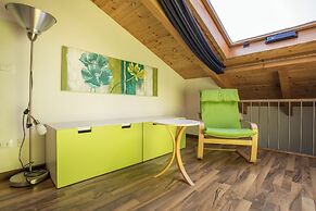 Blue Villa With Shared Pool and Private Garden Near Salò