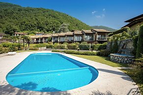 Blue Villa With Shared Pool and Private Garden Near Salò