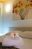 Blue Villa With Shared Pool and Private Garden Near Salò