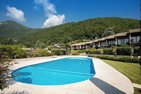 Blue Villa With Shared Pool and Private Garden Near Salò