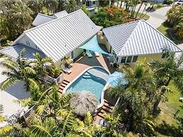 Brand New Coral Reef Suite Located in Paradise Island Estate