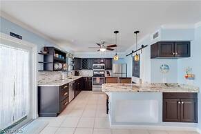 Brand New Coral Reef Suite Located in Paradise Island Estate