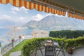 Besana 9 On the Lake - Private Garden & Parking by Rent all Como