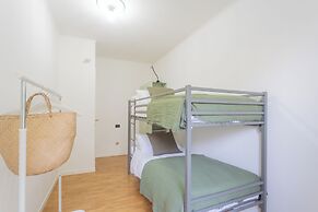 Besana 9 On the Lake - Private Garden & Parking by Rent all Como