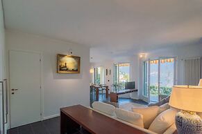 Besana 9 On the Lake - Private Garden & Parking by Rent all Como