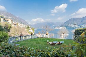 Besana 9 On the Lake - Private Garden & Parking by Rent all Como