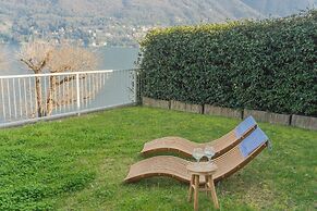 Besana 9 On the Lake - Private Garden & Parking by Rent all Como