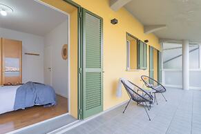 Besana 9 On the Lake - Private Garden & Parking by Rent all Como