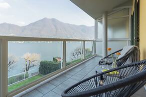 Besana 9 On the Lake - Private Garden & Parking by Rent all Como