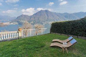 Besana 9 On the Lake - Private Garden & Parking by Rent all Como