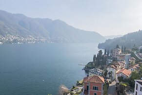 Besana 9 On the Lake - Private Garden & Parking by Rent all Como