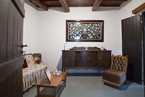 Sofiana s Garden Retreat w Private Pool