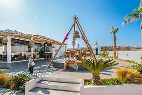 Amethyst Luxury Suites - Oia Junior Suite