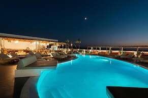 Amethyst Luxury Suites - Oia Family Suite