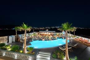 Amethyst Luxury Suites - Oia Family Suite