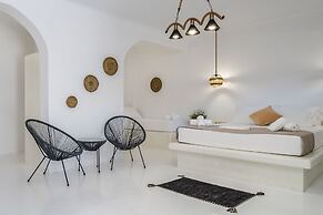 Amethyst Luxury Suites - Oia Family Suite