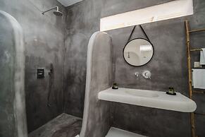 Amethyst Luxury Suites - Oia Family Suite