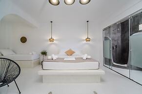 Amethyst Luxury Suites - Oia Family Suite