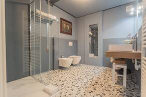 Cinque Giornate 70 Suites by Rent all Como