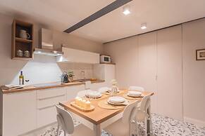 Cinque Giornate 70 Suites by Rent all Como