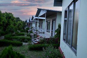 Rahaman Farm House Lataguri  Murti