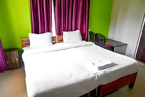 Rahaman Farm House Lataguri  Murti