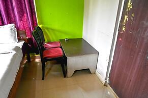 Rahaman Farm House Lataguri  Murti