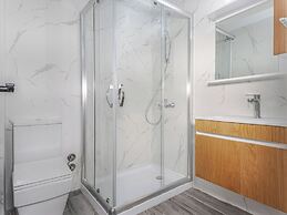 Caesar Blue Seaside Luxury Apartments