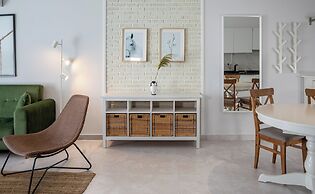 Caesar Blue Seaside Luxury Apartments