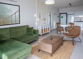 Caesar Blue Seaside Luxury Apartments
