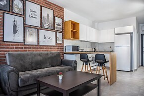 Caesar Blue Seaside Luxury Apartments
