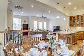 8 Mi to the Galleria: Home w/ Balcony + Yard