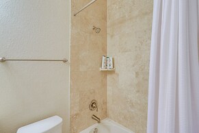 8 Mi to the Galleria: Home w/ Balcony + Yard