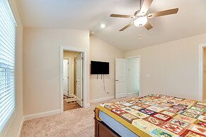 10 Mi to Downtown: Raleigh Family Retreat