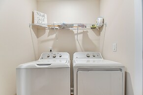 10 Mi to Downtown: Raleigh Family Retreat