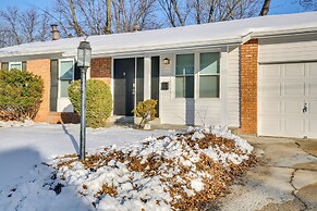 9 Mi to Forest Park: Pet-friendly Home in St Louis