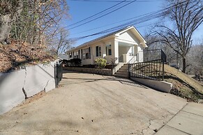 Walk to Oxford Square & Ole Miss: Central Home!