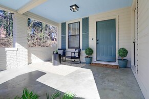 Walk to Oxford Square & Ole Miss: Central Home!