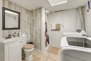 13 Mi to Lake Chatuge: Hiawassee Cabin w/ Views!