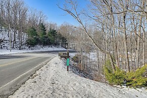 13 Mi to Lake Chatuge: Hiawassee Cabin w/ Views!